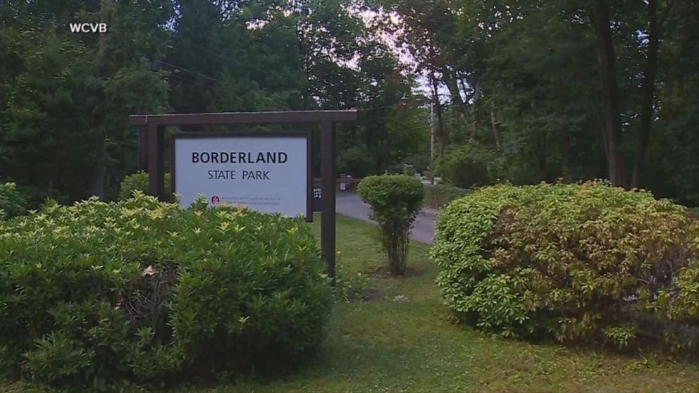 求救声引远足者注意 失踪女子受困泥沼数日获救