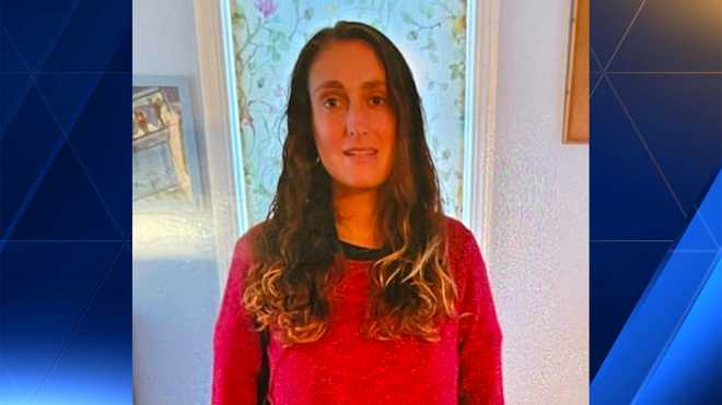 求救声引远足者注意 失踪女子受困泥沼数日获救