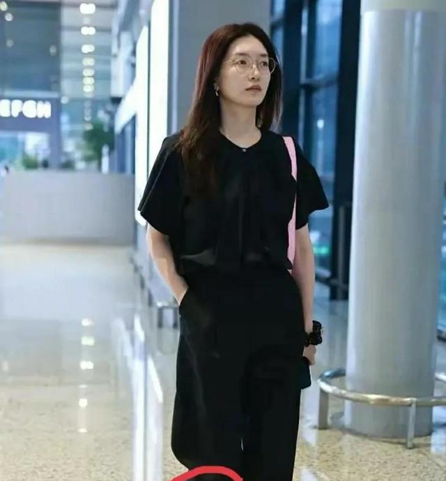 江疏影素颜被嘲像大婶 亲晒妆前妆后照:坦然面对