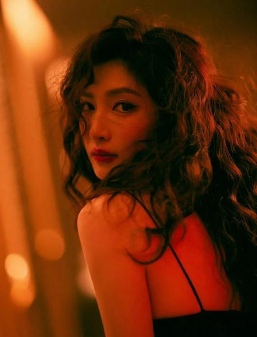 江疏影素颜被嘲像大婶 亲晒妆前妆后照:坦然面对