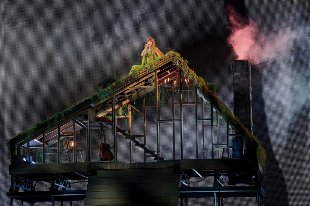 泰莱史薇芙活体印钞机 117场演唱会吸金65亿