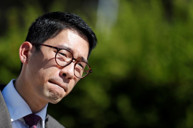 消息:港国安处带走罗冠聪父母和兄长问话