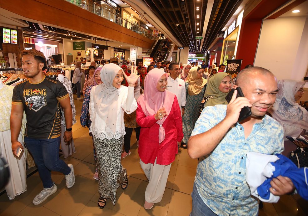 淡江/努鲁依莎为祖薇丽亚站台