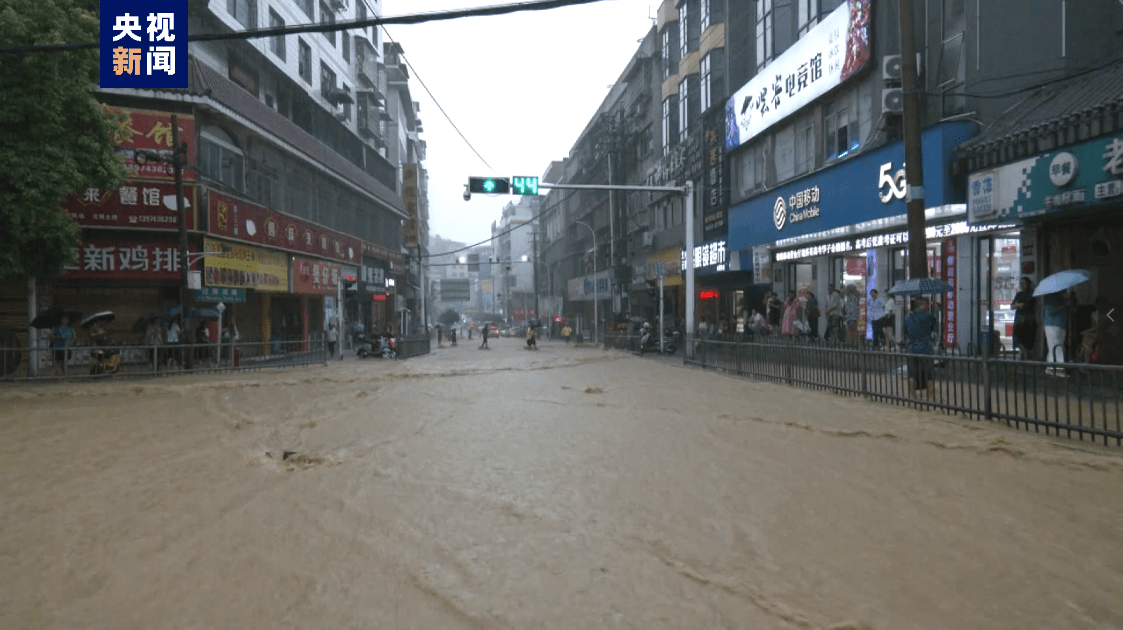 湘西保靖降雨破62年纪录　多地洪灾山泥倾泻