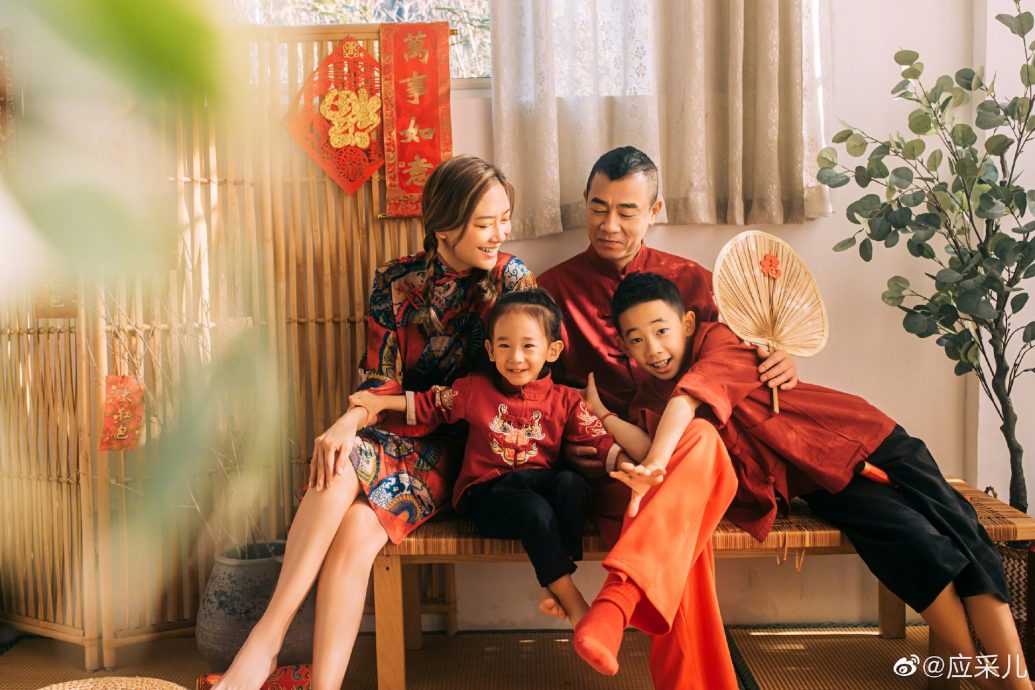 爸爸当家2｜陈小春被曝妻管严　应采儿没起筷不敢夹菜	