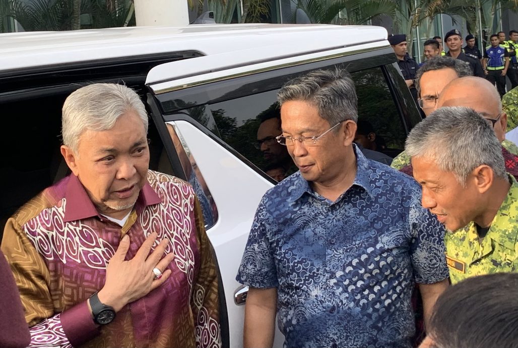 特别拨款警卫局福利,阿末扎希:非大选糖果