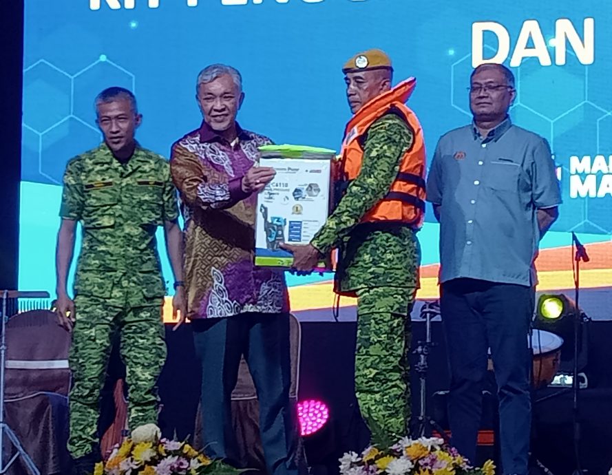 特别拨款警卫局福利,阿末扎希:非大选糖果