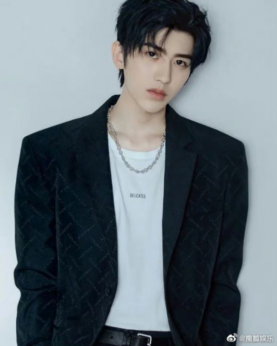 狗仔加码爆料私密照疯传 蔡徐坤秒喊“不是我!已报警”