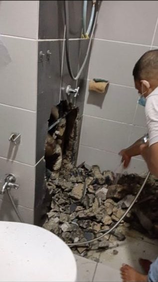 独家|公寓单位排污管破裂 底层住户崩溃:粪水全流入我家!