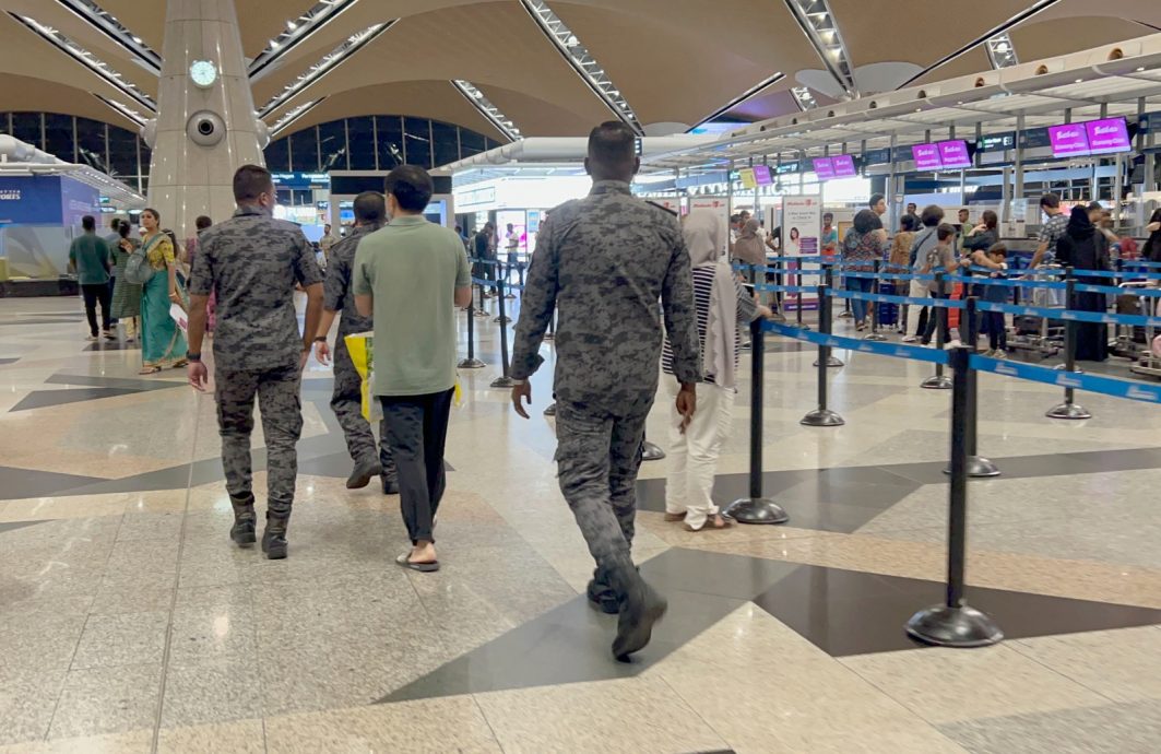 独家|律师:移民局非法囚禁中大学生 “一定起诉政府”