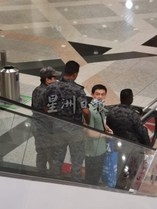 独家|被扣押中国大学生获释回国了 “我11月还要回来毕业典礼” 