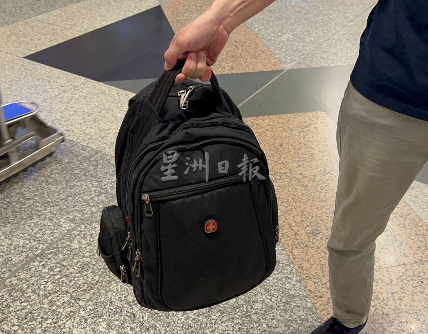 独家|被扣押中国大学生获释回国了 “我11月还要回来毕业典礼” 