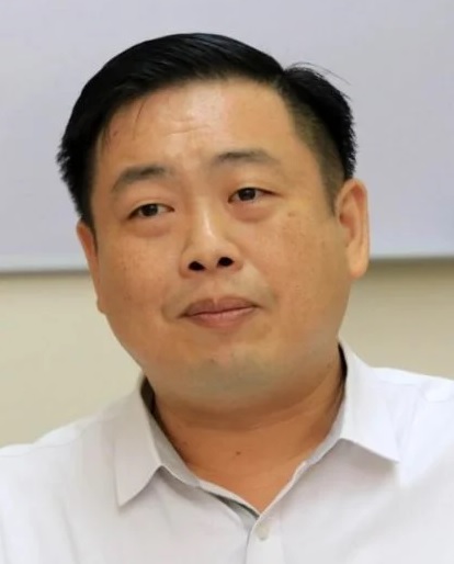 独家|闪不及路中央轮胎撞坏保险杠 PLUS拒赔 车主:那谁该赔?