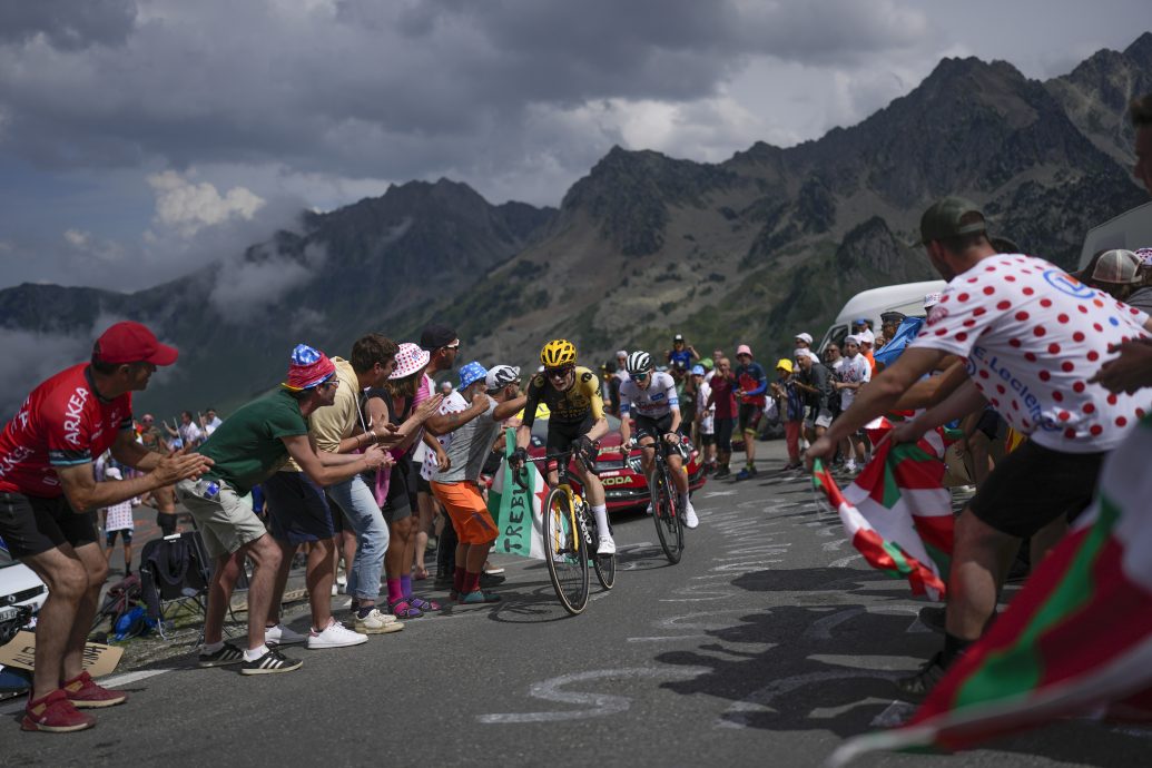 环法脚车赛第6赛段| 温格高夺领骑黄衫  波加查夺冠紧追其后