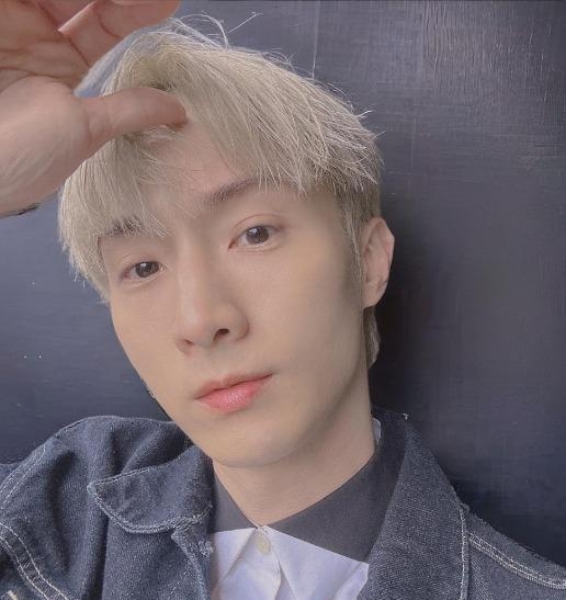 疑放闪绯闻男友获祝福 阿本没否认大方点赞