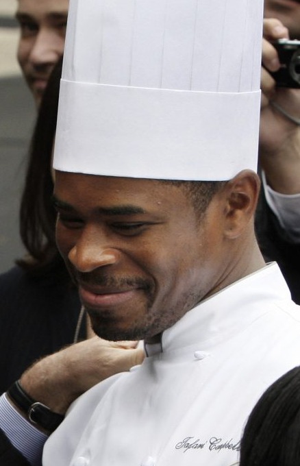 看世界/奥巴马麻州豪宅惊传命案 私厨玩“桨板”坠湖丧命