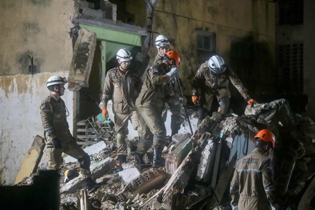 看世界/巴西非法占用公寓建筑倒塌 罹难人数增至14人