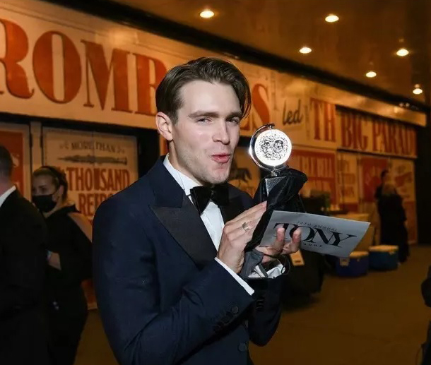 真人版《白雪公主》7矮人长高 种族多元有男有女