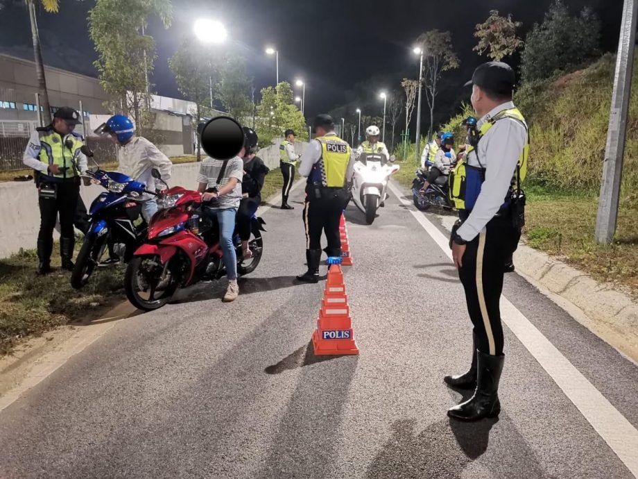 短短2小时·警方开109张罚单给骑士