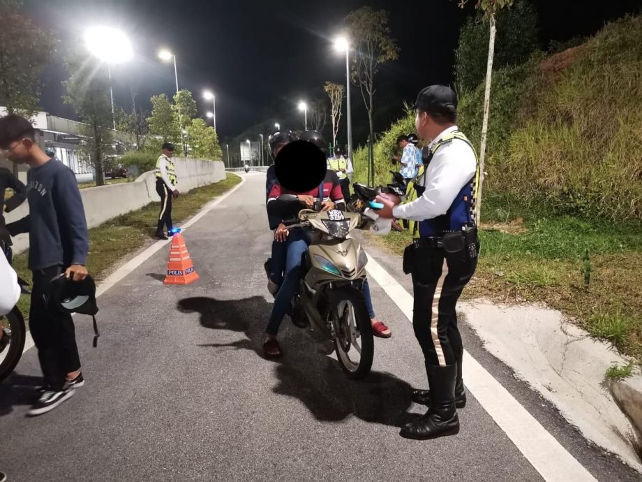 短短2小时·警方开109张罚单给骑士