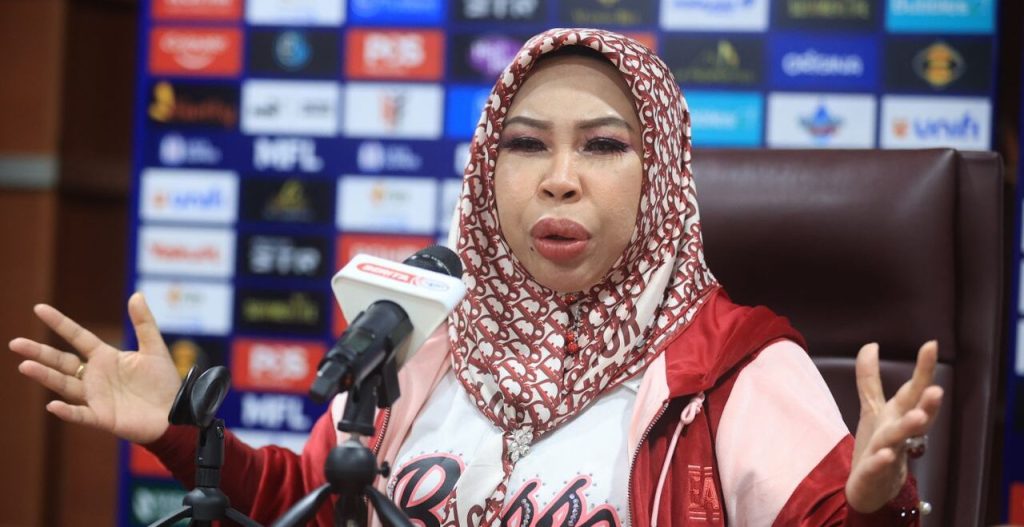 粉红女商欲砸金买丹球队 “想跟柔王储会面学球队管理”