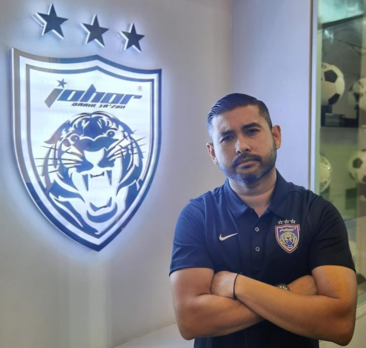 粉红女商欲砸金买丹球队 “想跟柔王储会面学球队管理”