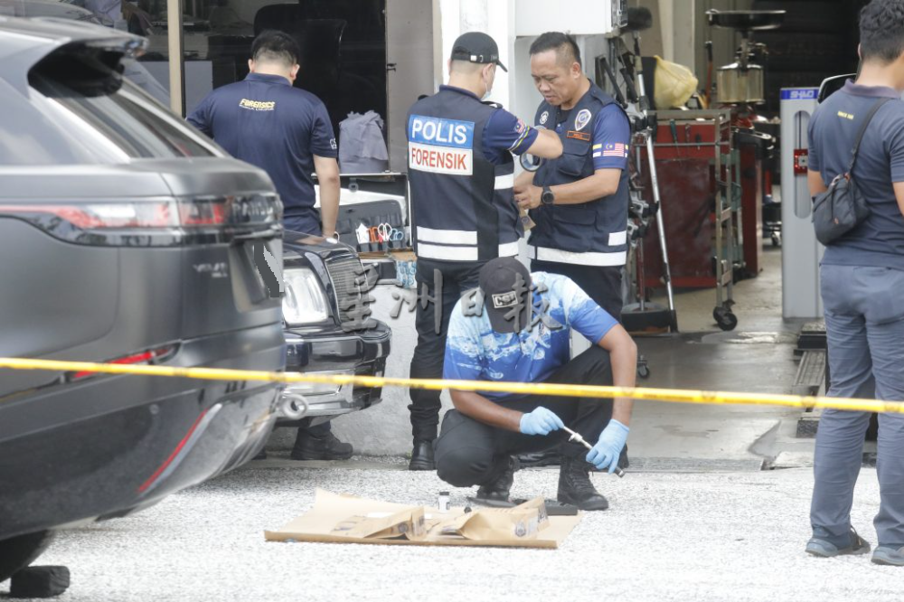 茜蒂卡欣车底遭人安装土制炸弹