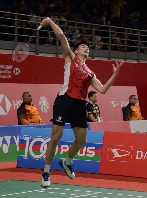 美国羽球超级300赛| 男单前4种子挺进  飞汀睽违1年再闯4强