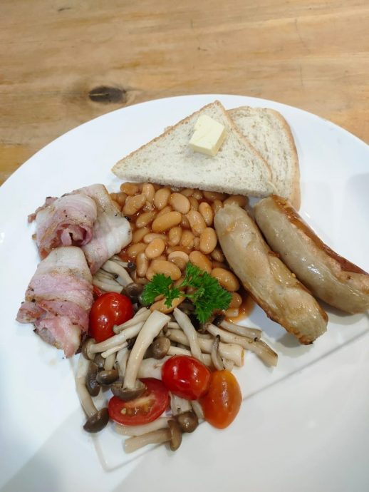 英式早餐近RM50合理吗? 咖啡厅:餐单已列明价格