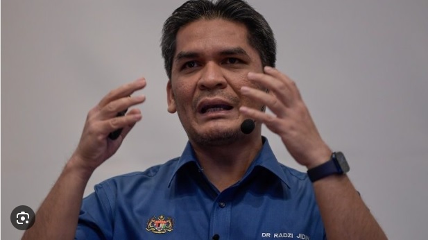 莫哈末拉兹驳斥东姑安南 “布城关怀中心没停止服务”