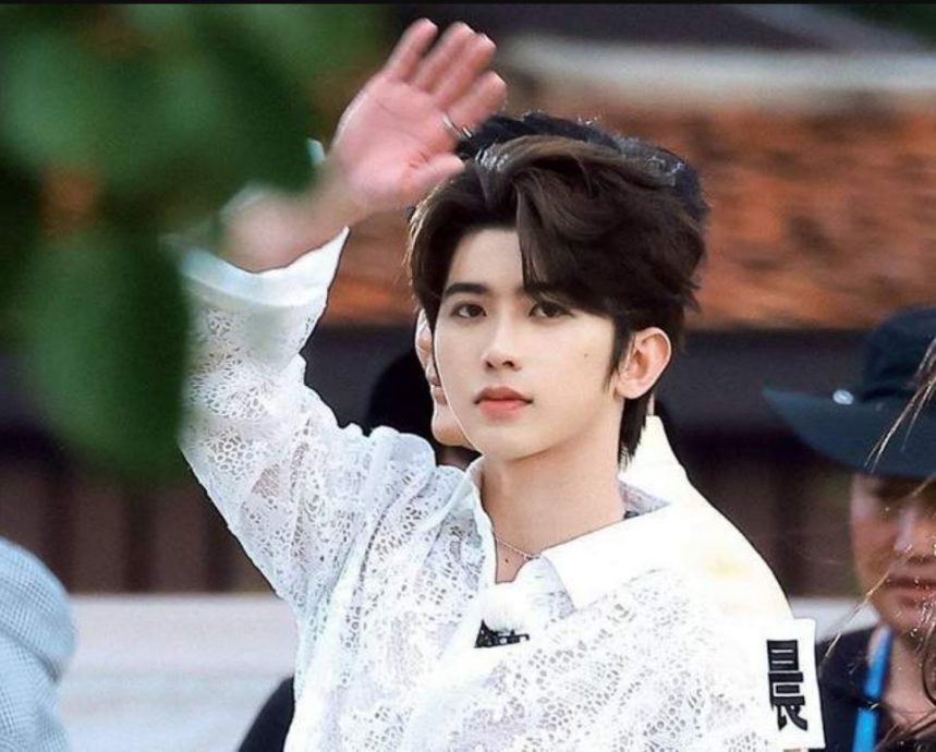 蔡徐坤画面无痕迹消失 《奔跑吧》收视率破1