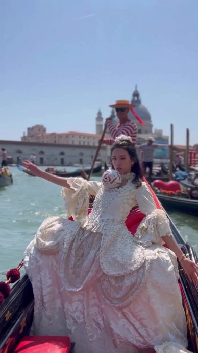 蔡思贝自荐做“星女郎” 躺浴缸扮美人鱼奇招百出