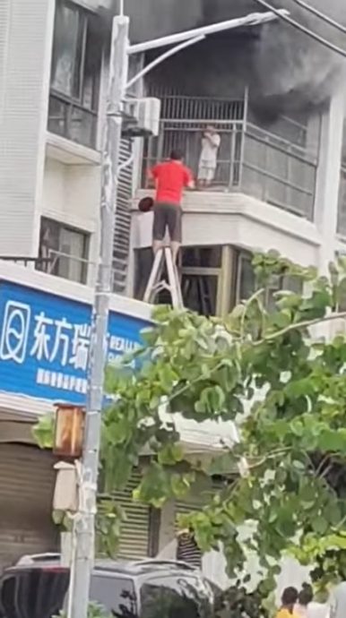 视频|6岁男童受困火场 居民合力为他“剪开”生命通道