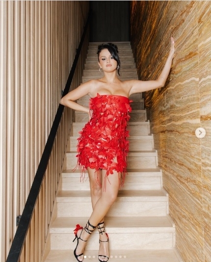 赛琳娜戈梅兹身价冲破36亿 比泰莱史薇芙有钱