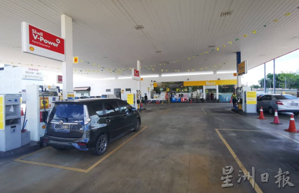 走大道弃爱大华路段 商家生意大受影响 