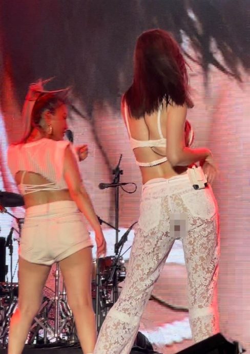 辣舞裤子破大洞泄春光  安心亚幽默问：要笑多久