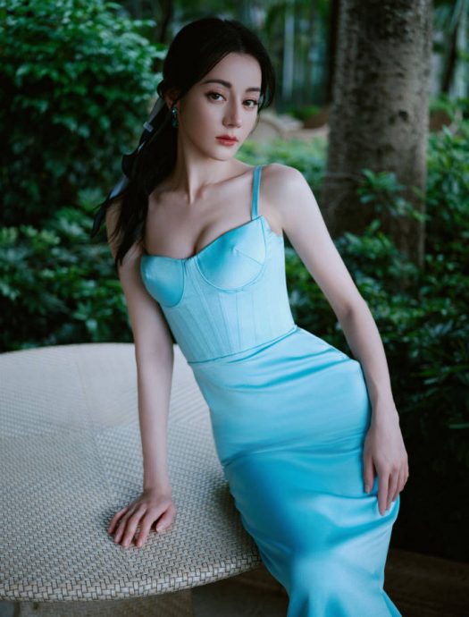 迪丽热巴也玩小心计?网民质疑垫了“假屁股”