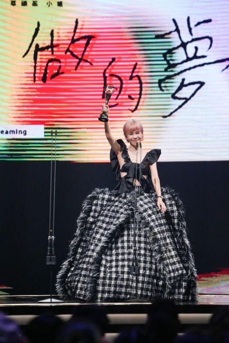 金曲34|彭佳慧夺双语歌后 被问婚事惊喊:疯了吗?