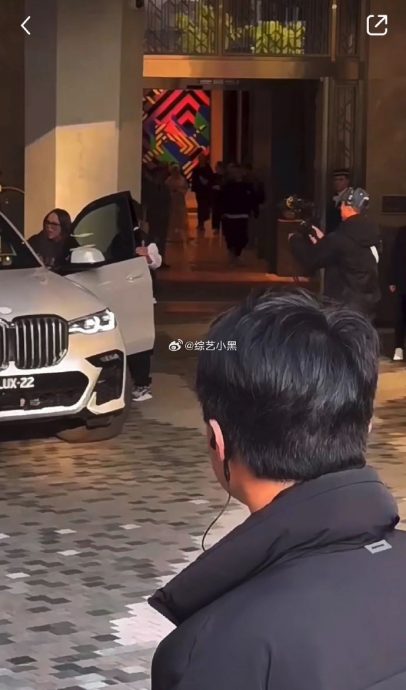 阿妹澳洲开唱被“神秘人”吓到 上车惊见司机是周杰伦