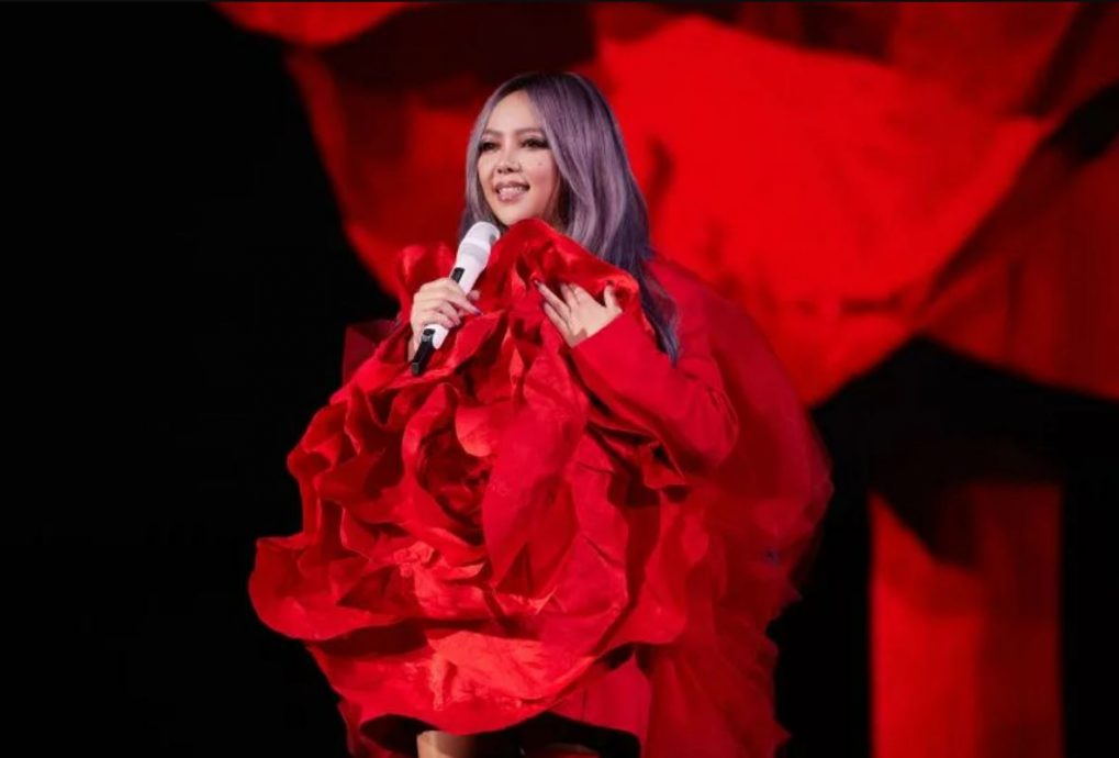 阿妹澳洲开唱被“神秘人”吓到 上车惊见司机是周杰伦