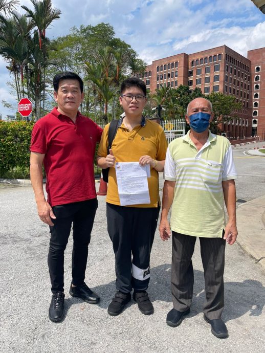陈国源从小学等到中学毕业 南华董事长协助下终获公民权