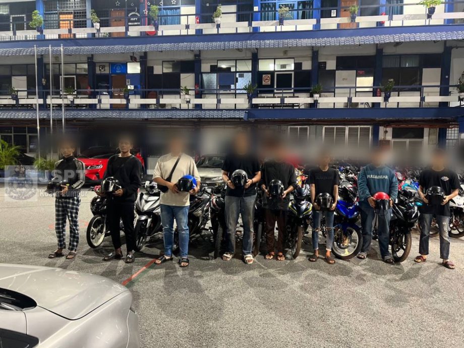 隆交警道路流氓取缔行动 捕8名鲁莽驾驶的男子