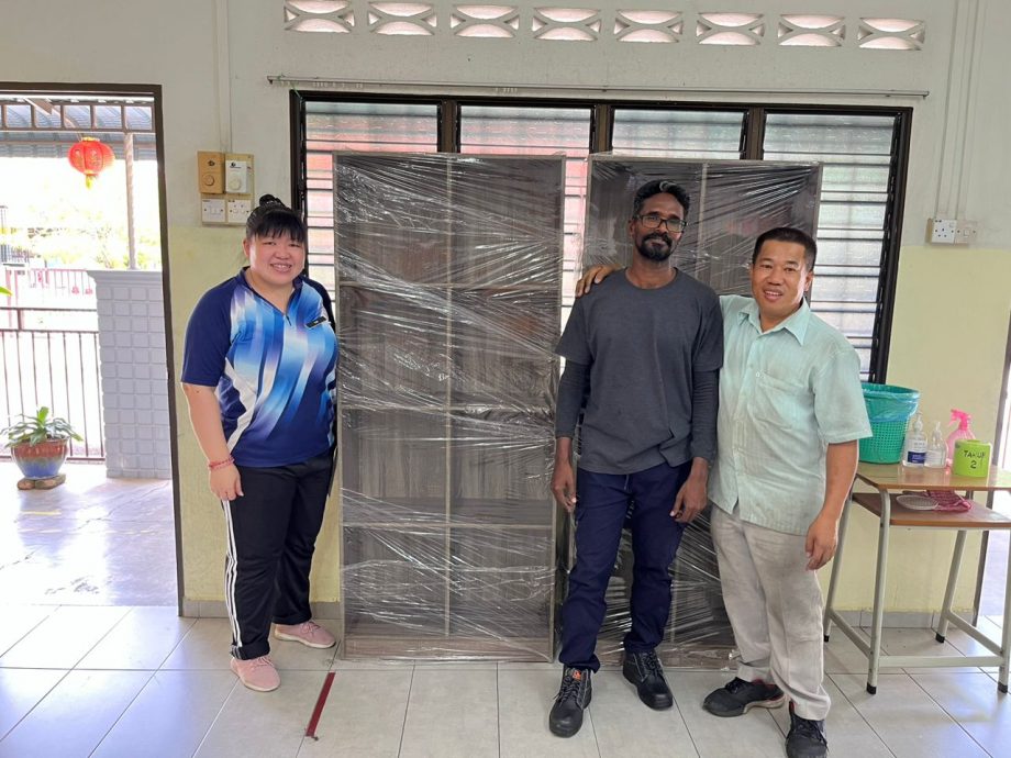 霹家私同业公会 赠甲板华小5书橱