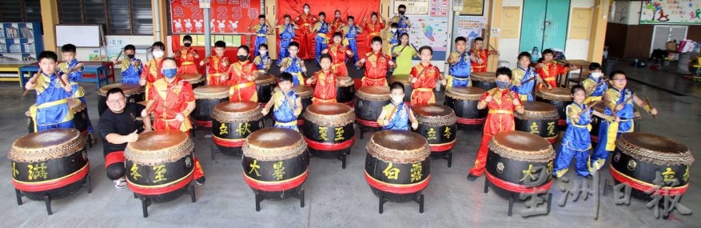 霹：21日见报／封底主文／十八般武艺 | 二十四节令鼓 马来西亚文化传统之光  
