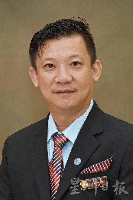 霹:封面主文/马币贬值 马杰顺:杂货商艰难求存 消费者购买力弱