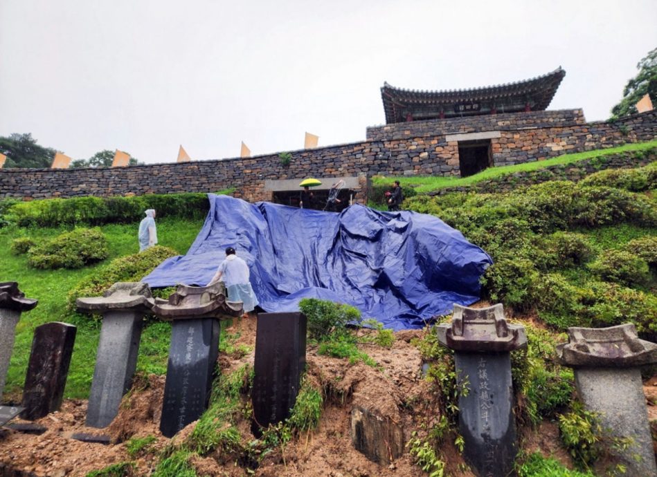 韩暴雨古迹严重受损!1500年历史山城遭洪水灭顶 王陵土石流失