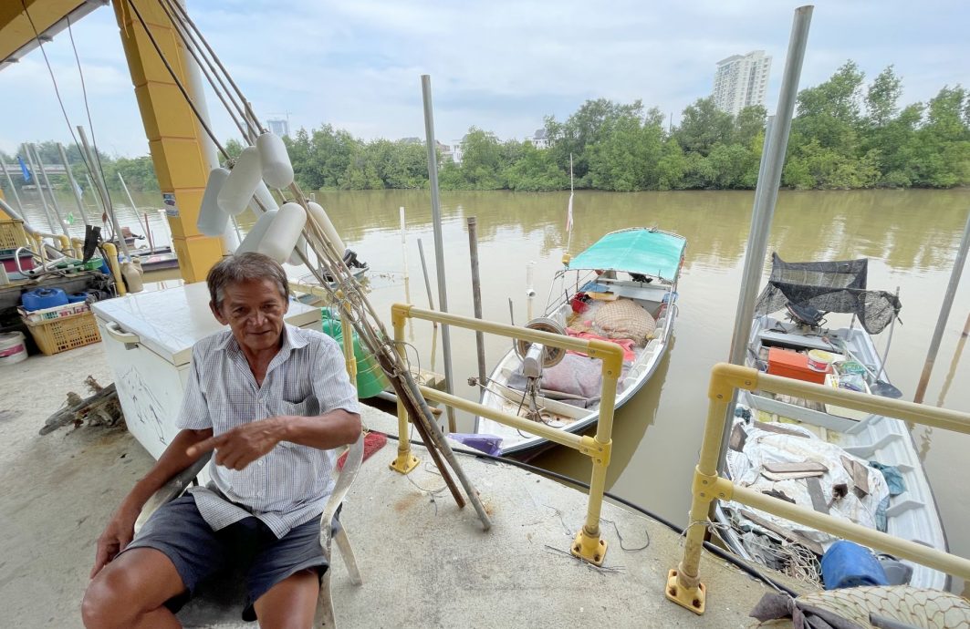 (古城封面主文)吉里望涌现成群水母及大魟鱼?渔夫直呼不可能!