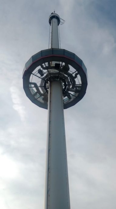 (古城版)疑系统发生故障 36人受困淡敏沙里旋转塔高约60公尺的半空中半小时