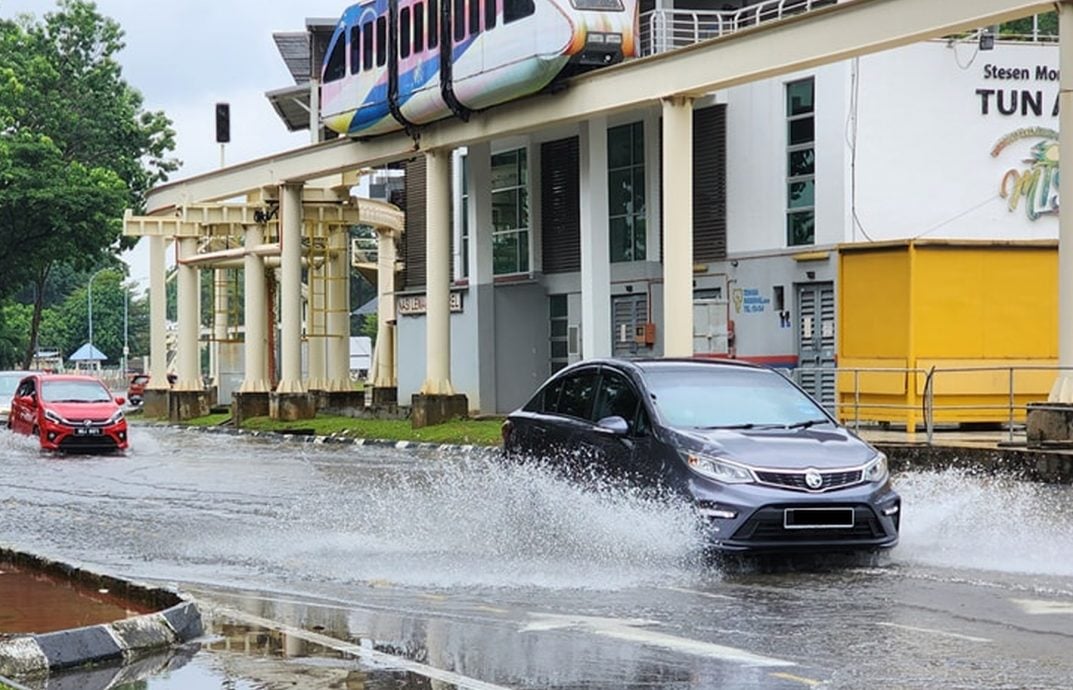 (古城第三版主文)豪雨来袭·甲市区多处汪洋