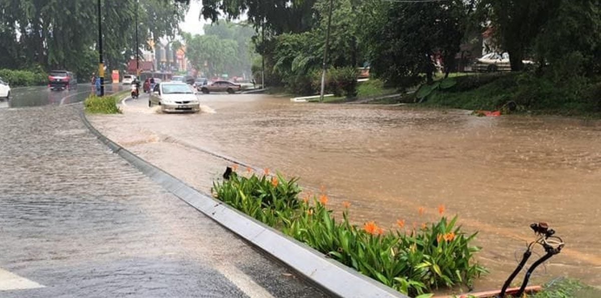 (古城第三版主文)豪雨来袭·甲市区多处汪洋